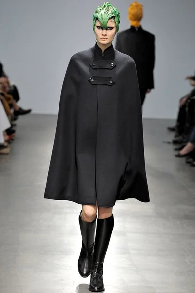 Look 28